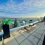 Penthouse 360 Lake View 2Br, Large Terrace