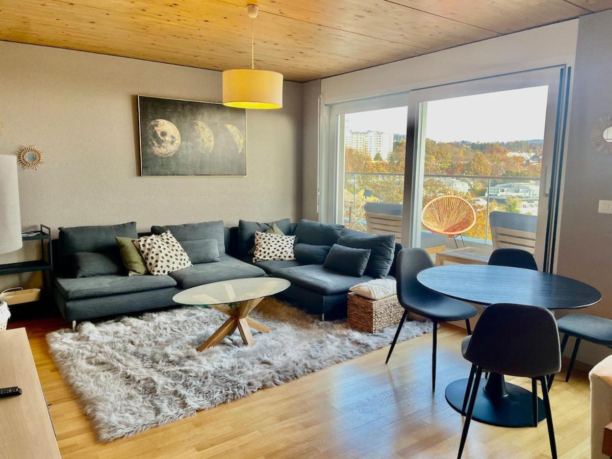 Penthouse 360 View 2br, Large Terrace Apartment *